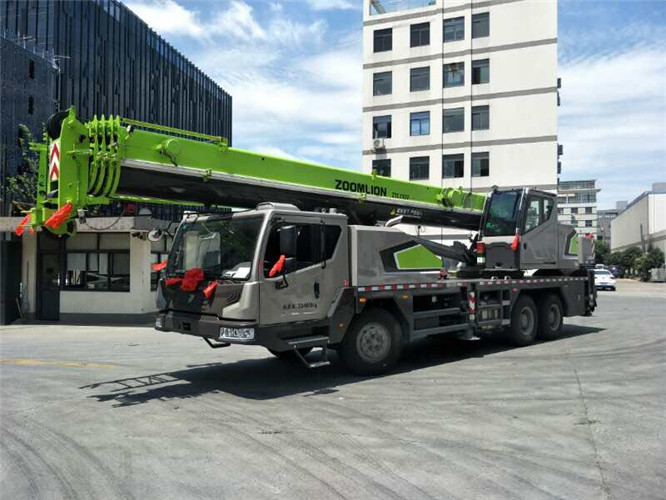 大埔县跨街广告牌的高空安装注意事项